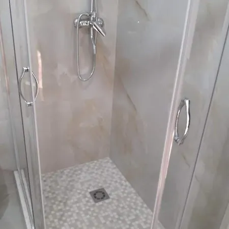 Apartment House Kledi & Ilda *